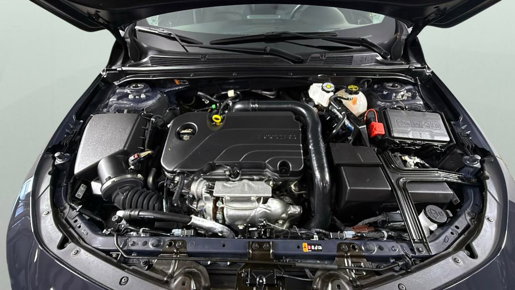 Used 2025 Chevrolet Malibu RS FWD image 34