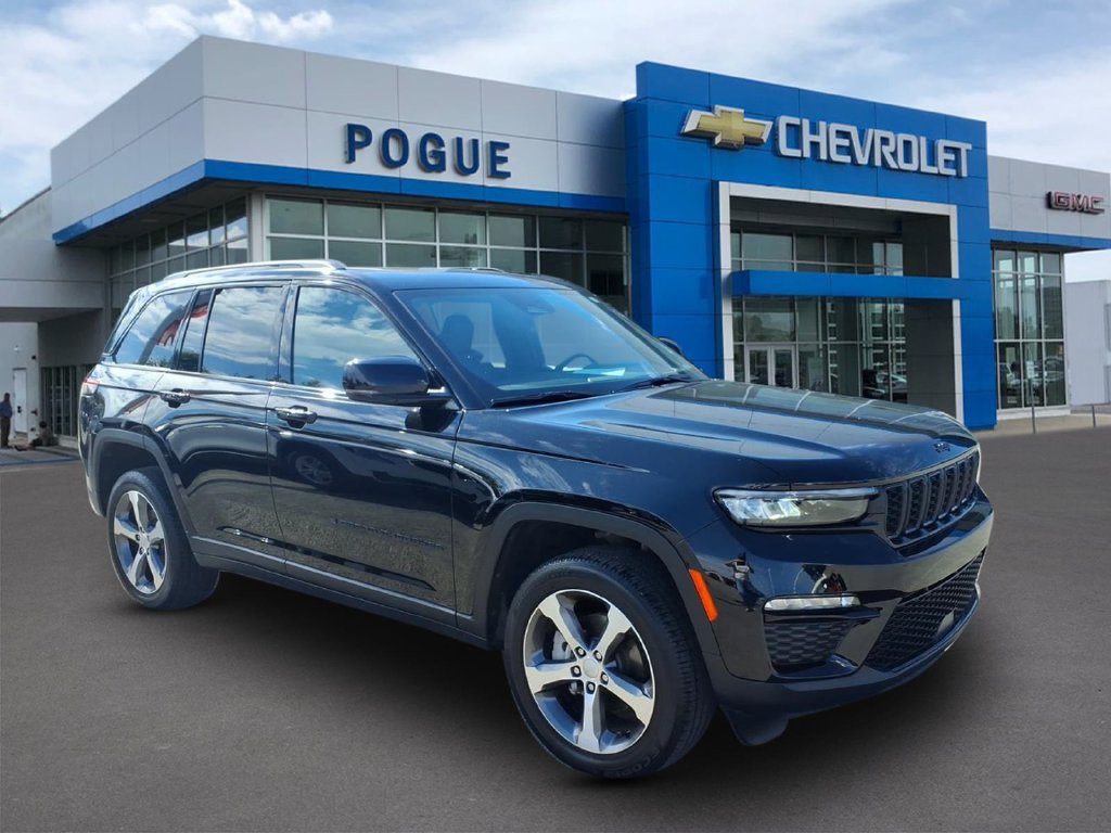 Used 2025 Jeep Grand Cherokee Limited w/ Black Appearance Package