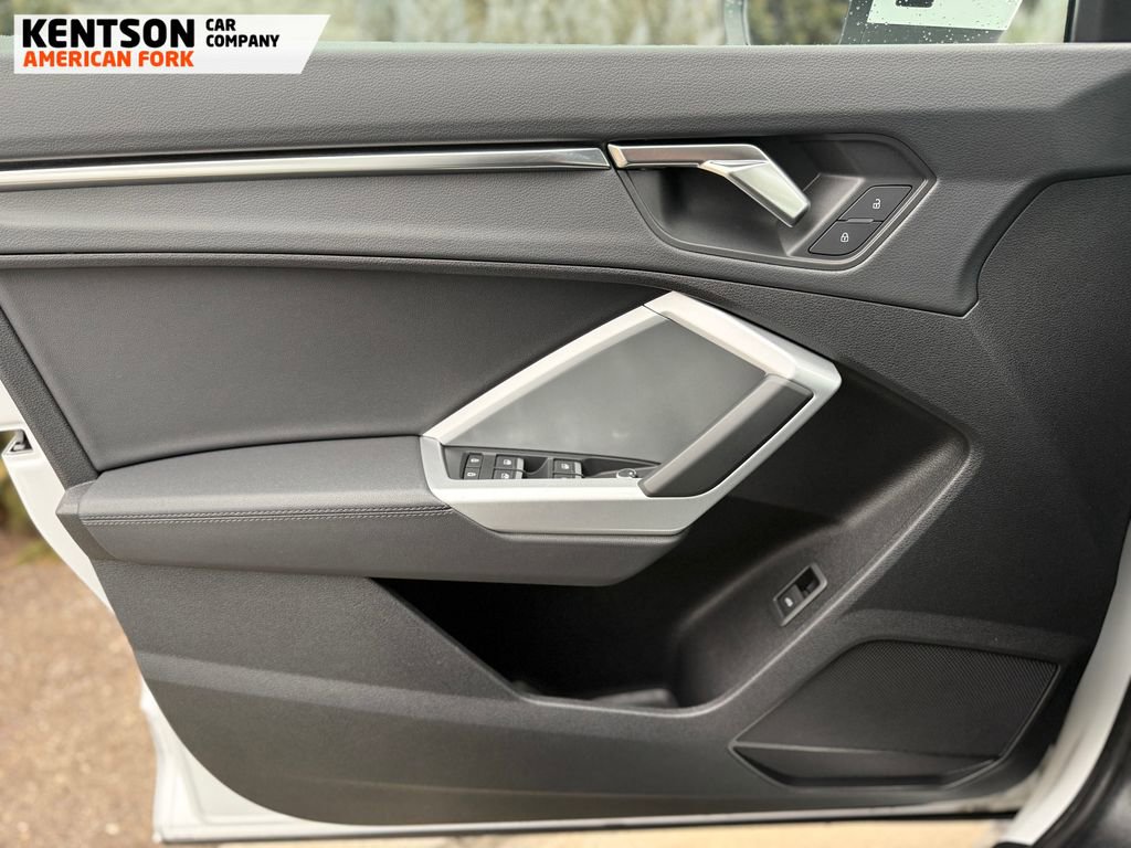 Used 2025 Audi Q3 2.0T Premium image 24