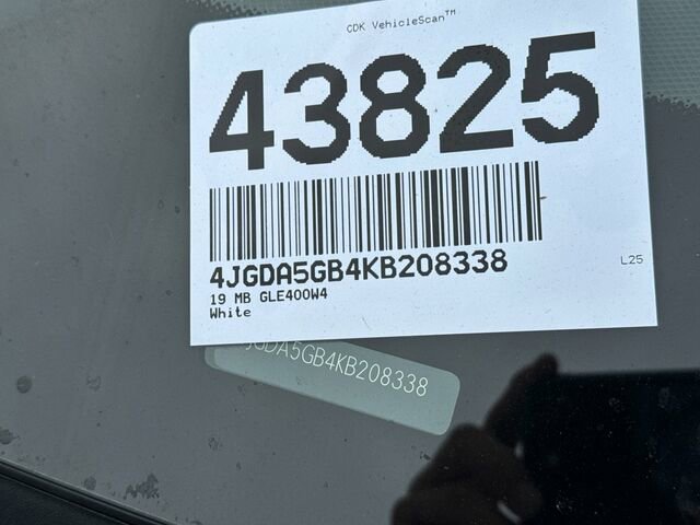 Used 2019 Mercedes-Benz GLE 400 4MATIC image 4