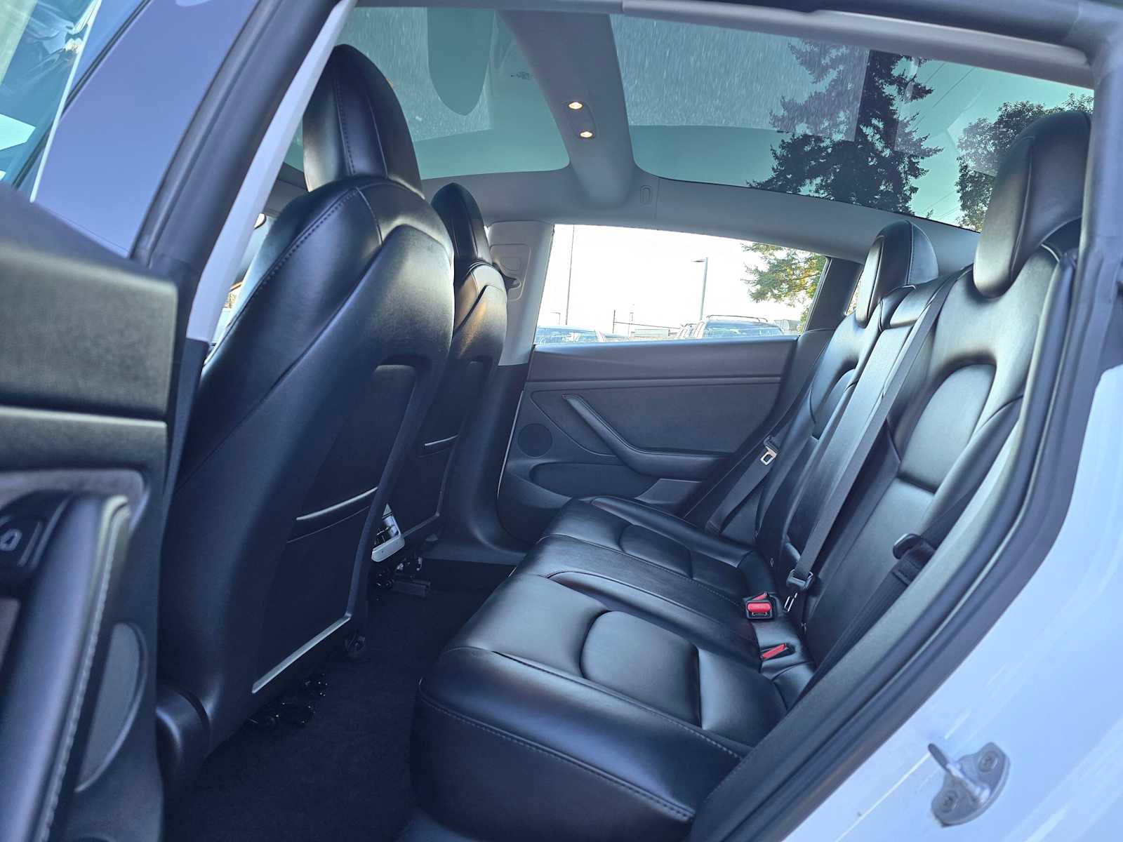 Used 2023 Tesla Model 3 Standard Range image 16