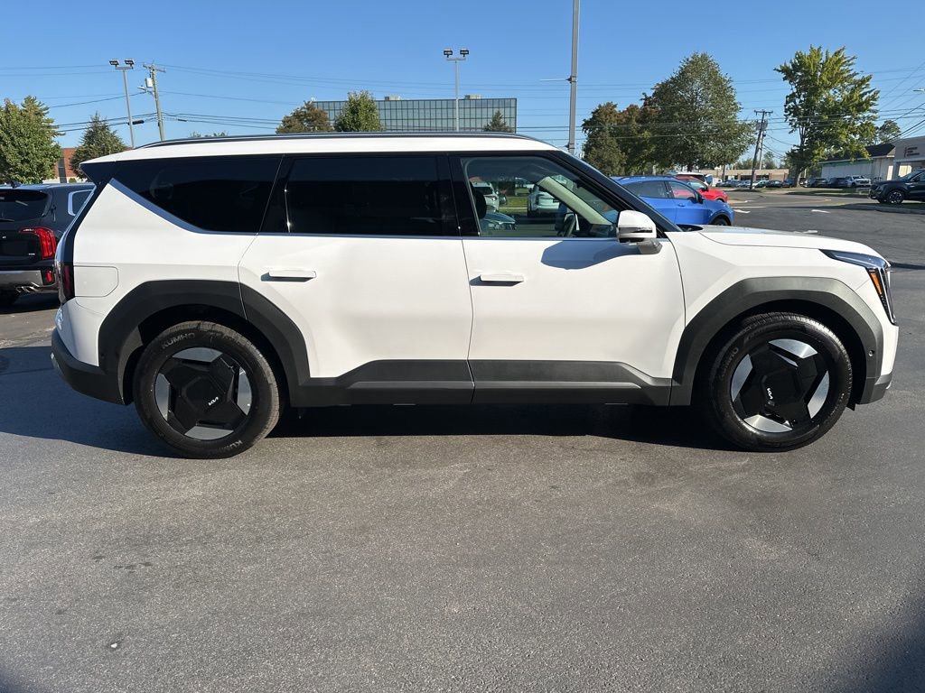 New 2026 Kia EV9 Wind image 5