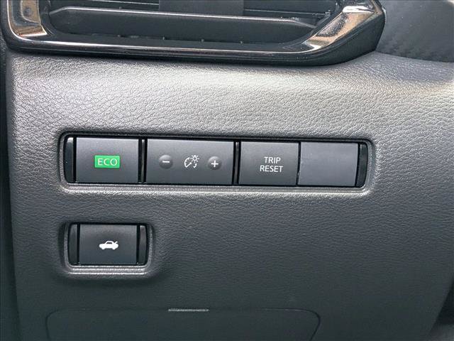 Used 2025 Nissan Sentra SV FWD image 16