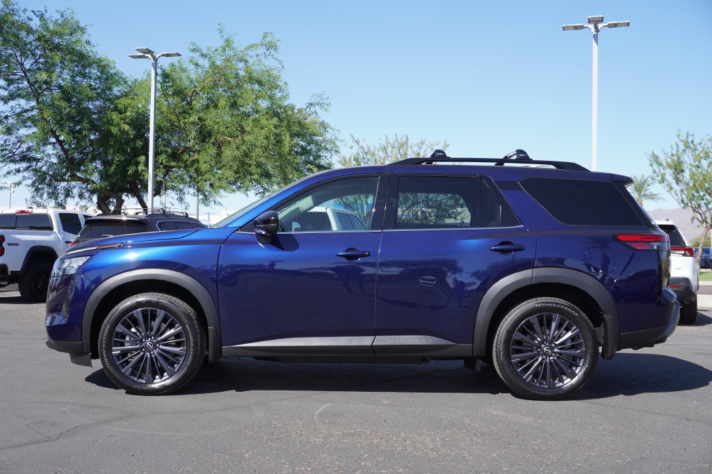 New 2026 Nissan Pathfinder SL w/ SL Premium Package AWD/4WD image 2