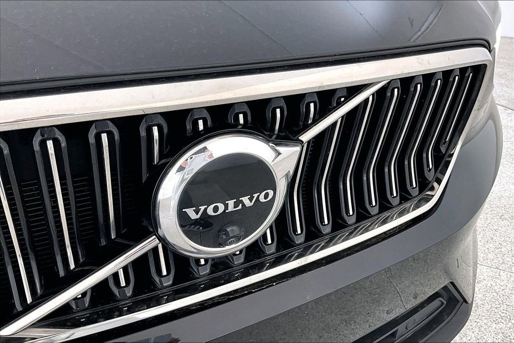 Used 2023 Volvo XC40 B5 Plus w/ Protection Package Premier AWD/4WD image 36