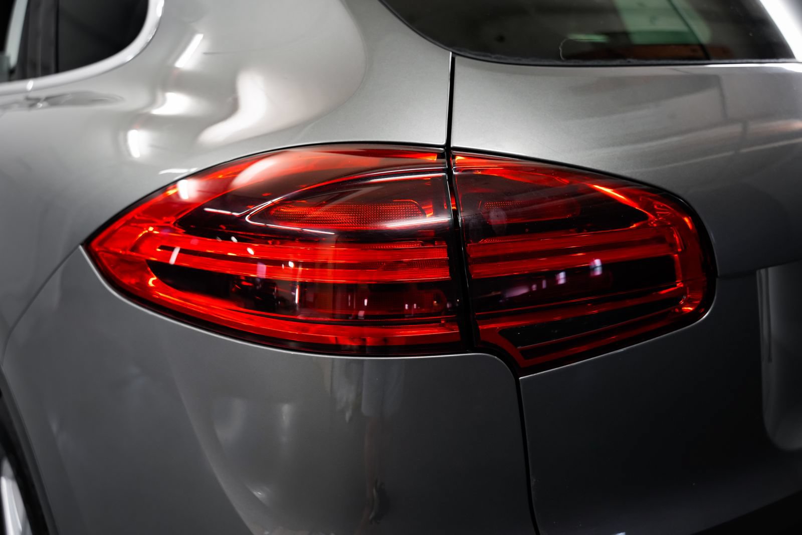 Used 2015 Porsche Cayenne Diesel AWD/4WD image 37