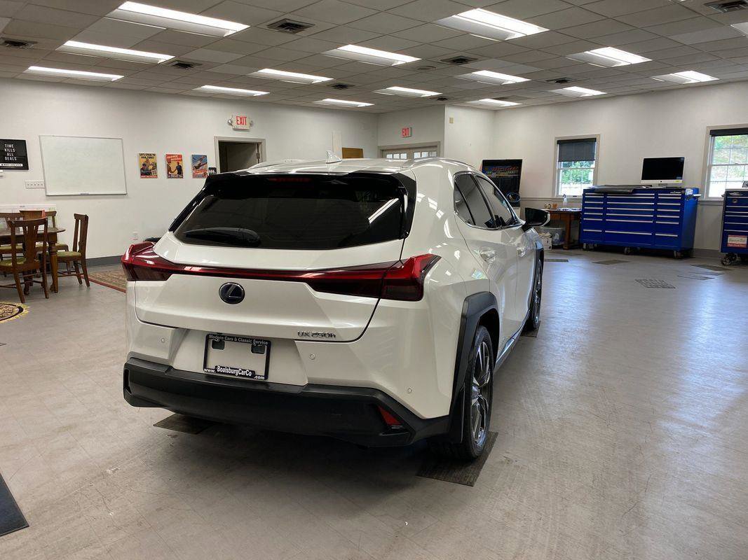 Used 2020 Lexus UX 250h w/ Premium Package image 9