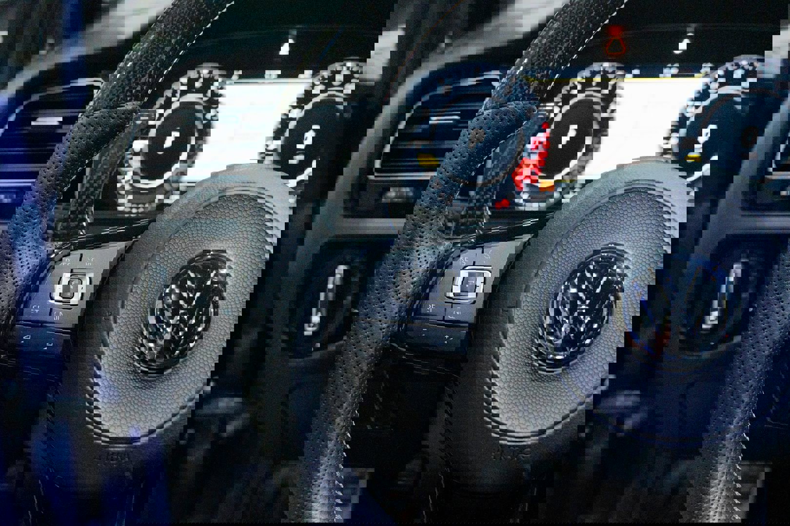 Used 2018 Volkswagen Golf 4-Door image 34