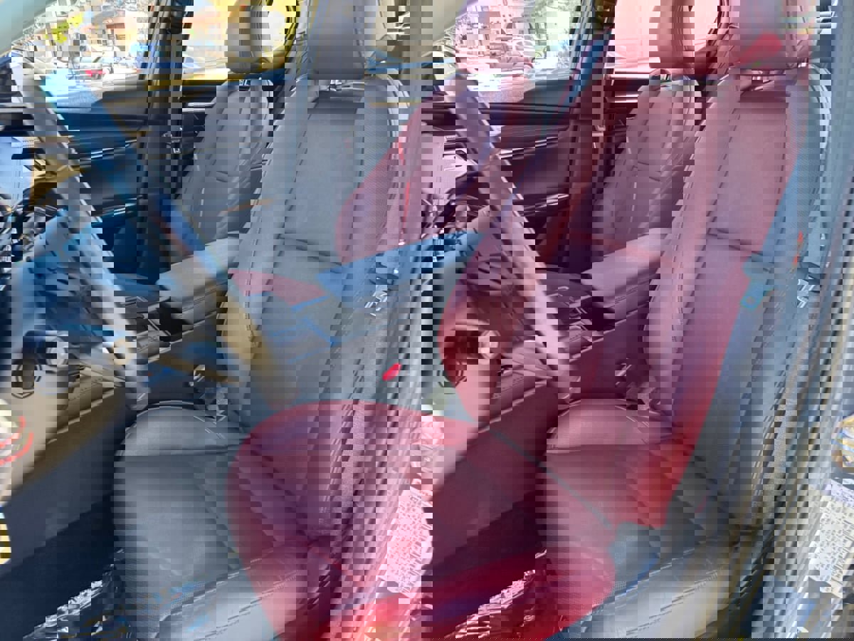 Used 2023 MAZDA MAZDA3 s image 17