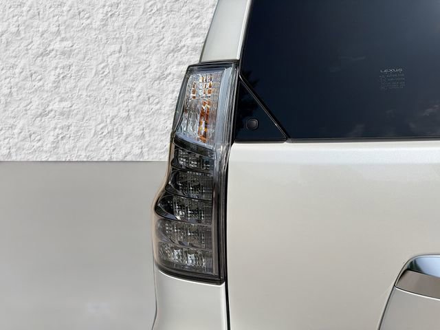 Used 2023 Lexus GX 460 Premium w/ Premium Package image 10