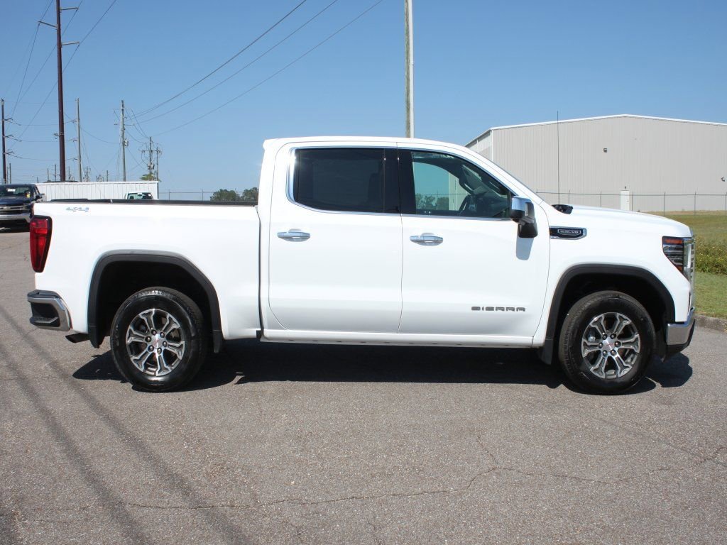 Used 2025 GMC Sierra 1500 SLT image 17