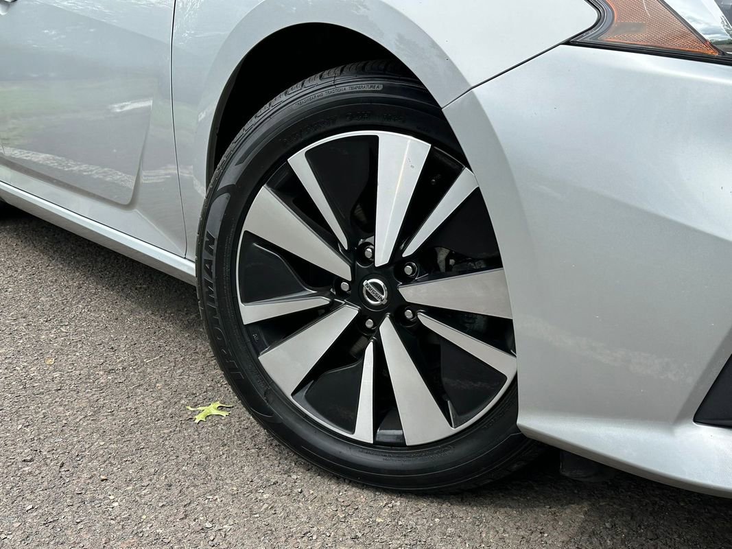 Used 2022 Nissan Altima 2.5 SV image 2