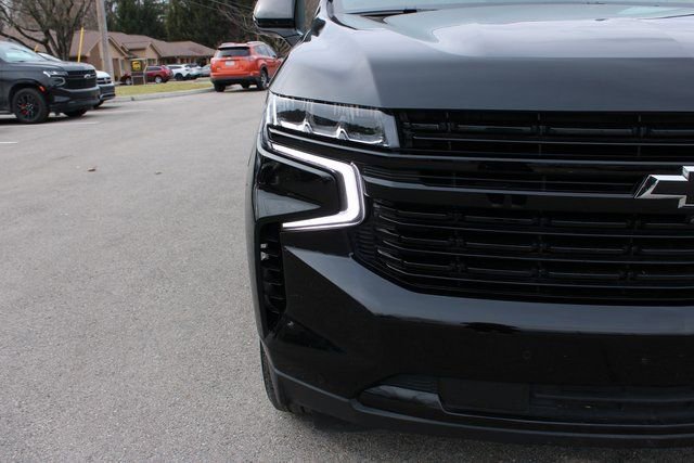Used 2024 Chevrolet Suburban RST w/ Luxury Package AWD/4WD image 40