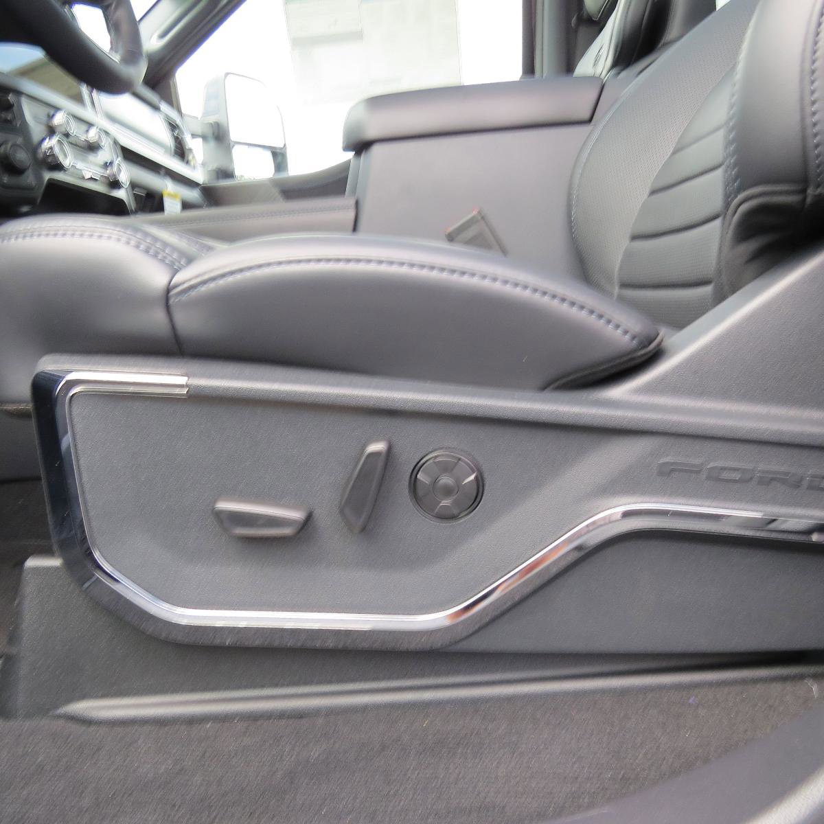 New 2025 Ford F250 Platinum image 20