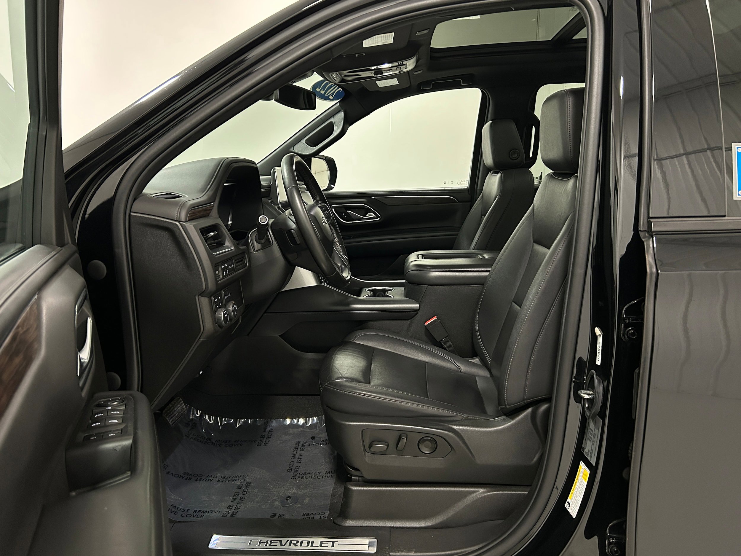 Used 2022 Chevrolet Suburban Z71 image 4