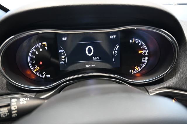 Used 2021 Jeep Grand Cherokee Laredo X image 28