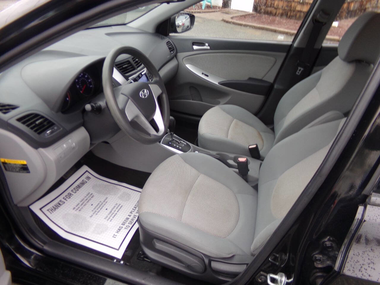 Used 2012 Hyundai Accent GLS image 13