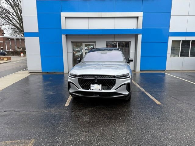 Used 2025 Lincoln Nautilus Reserve w/ Jet Appearance Package image 2