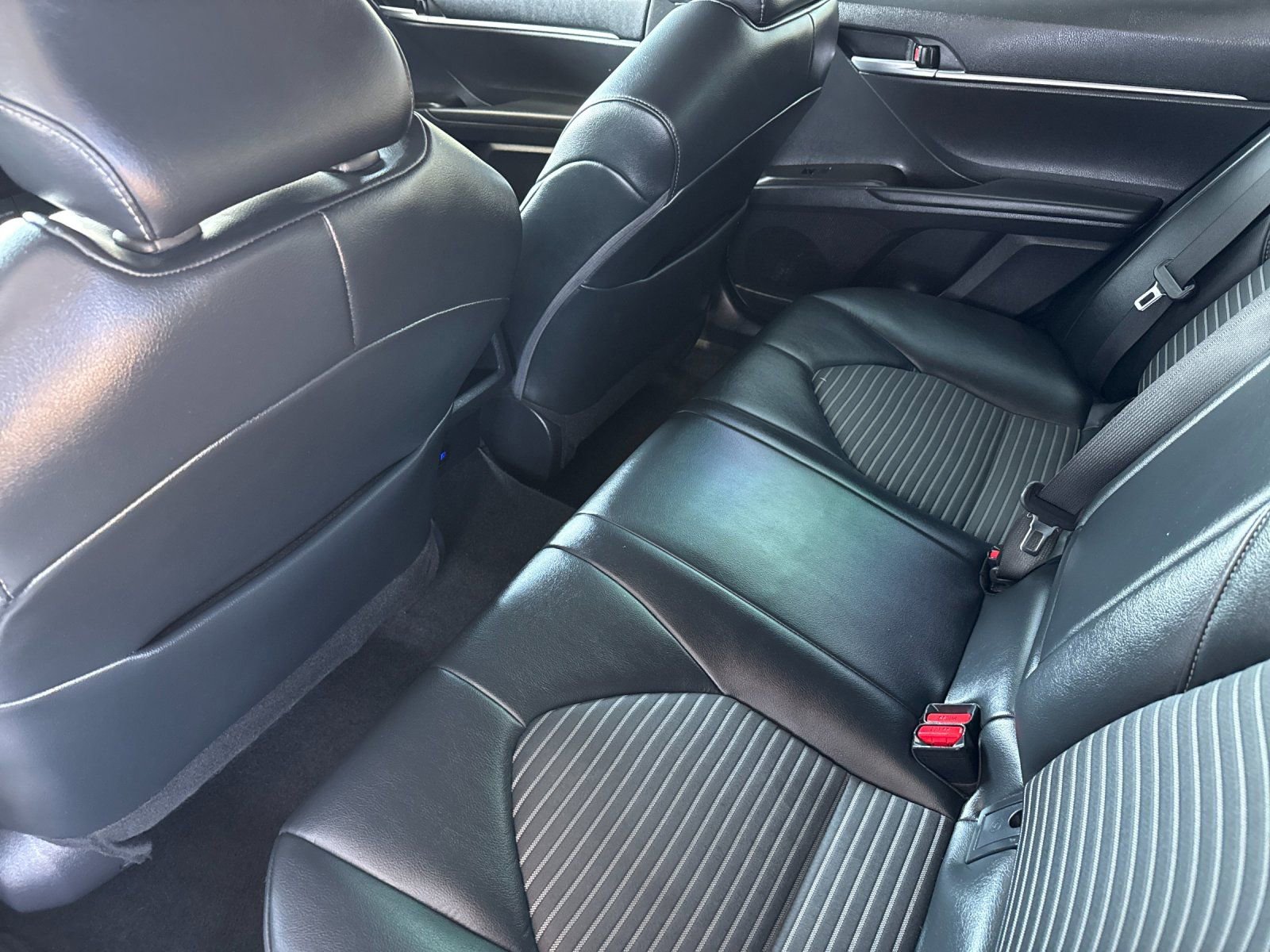 Used 2024 Toyota Camry SE FWD image 11