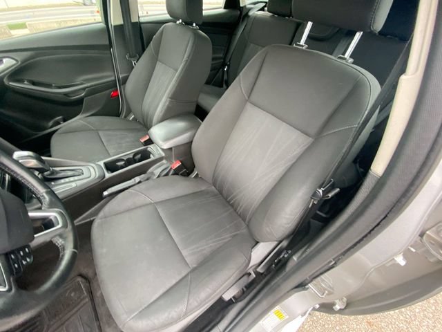 Used 2015 Ford Focus SE w/ SE Sport Package FWD image 10