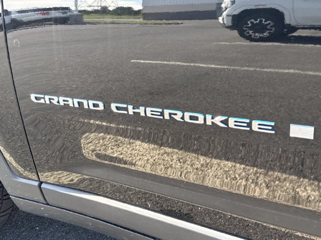 Used 2023 Jeep Grand Cherokee 4WD 4xe image 18