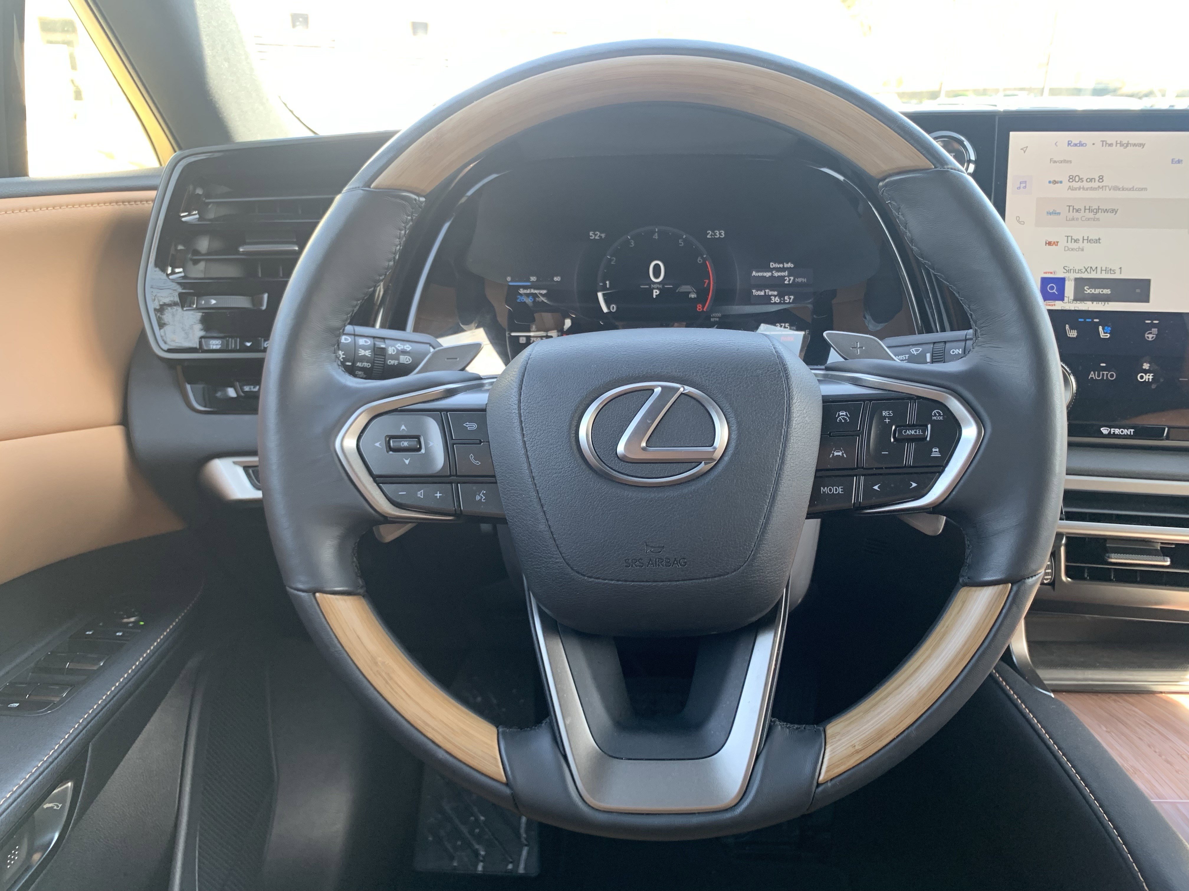 Used 2025 Lexus RX 350 Premium w/ Accessory Package (Z1) image 18