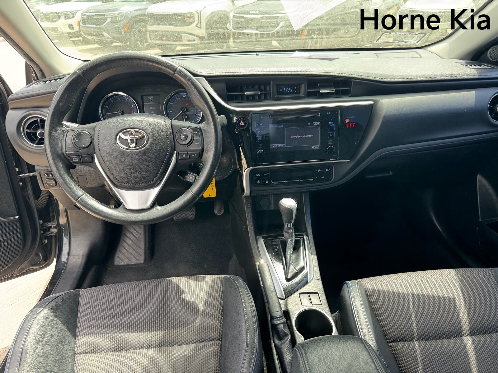 Used 2018 Toyota Corolla SE w/ Carpet Mat Package (TMS) FWD image 14