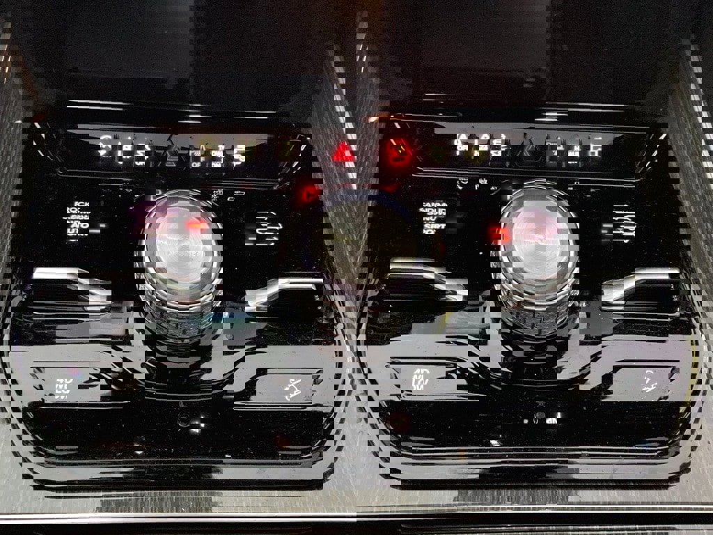 Used 2022 Jeep Wagoneer Series III w/ Premium Group I image 26