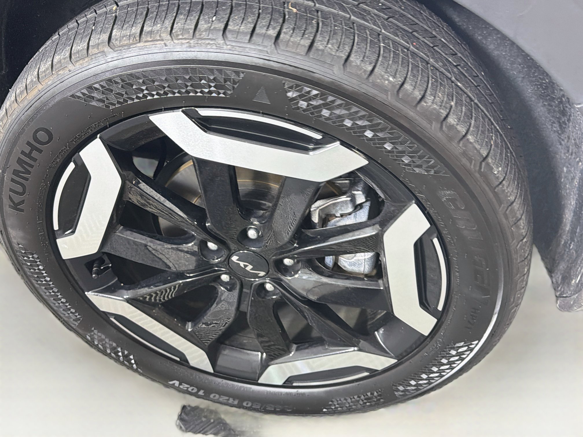 Used 2025 Kia Telluride S FWD image 11