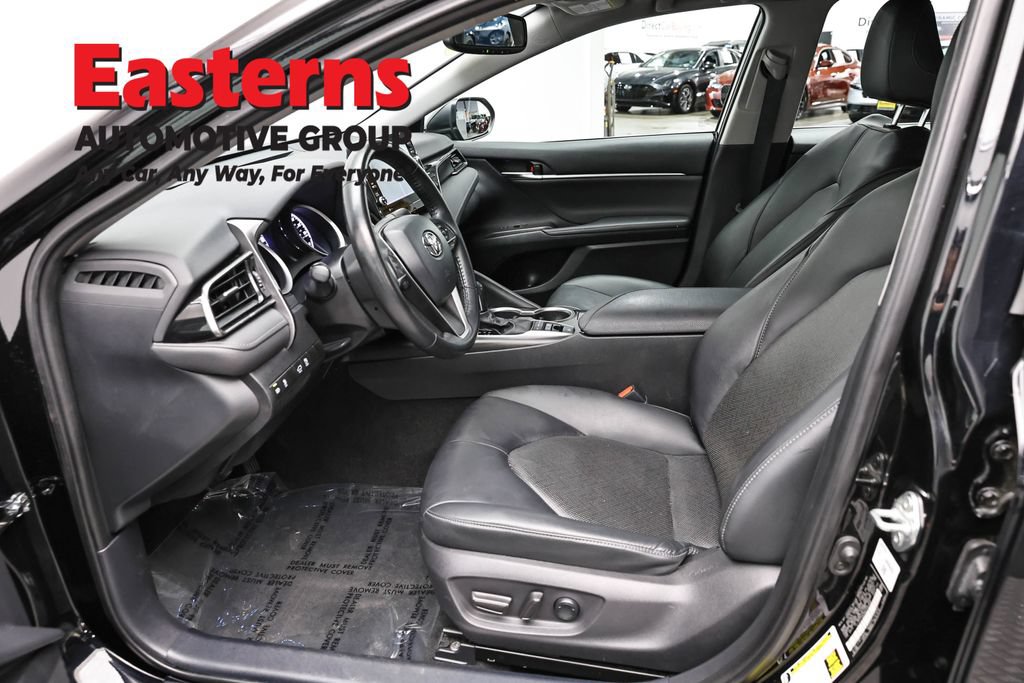 Used 2022 Toyota Camry XLE FWD image 14