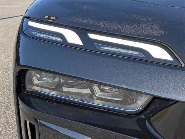 Used 2025 BMW 740i image 10