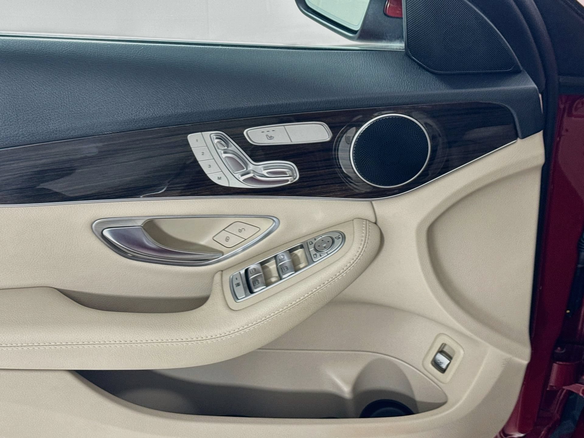 Used 2019 Mercedes-Benz C 300 Sedan image 18