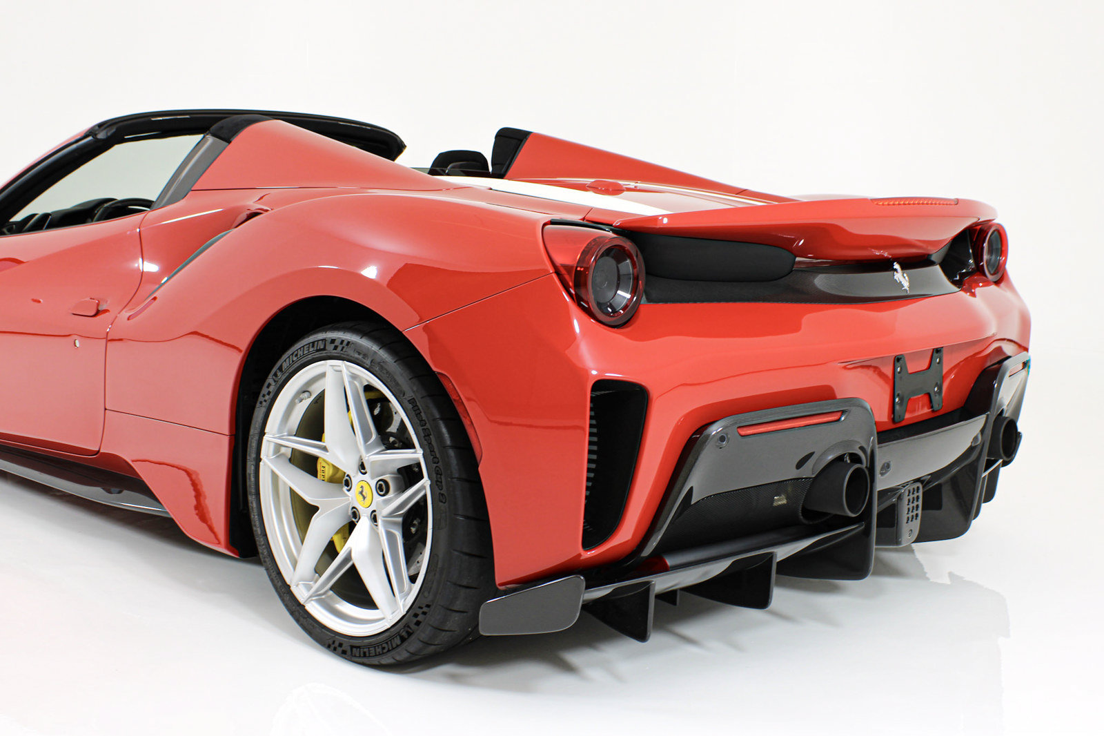Certified 2019 Ferrari 488 Pista Spider RWD image 10