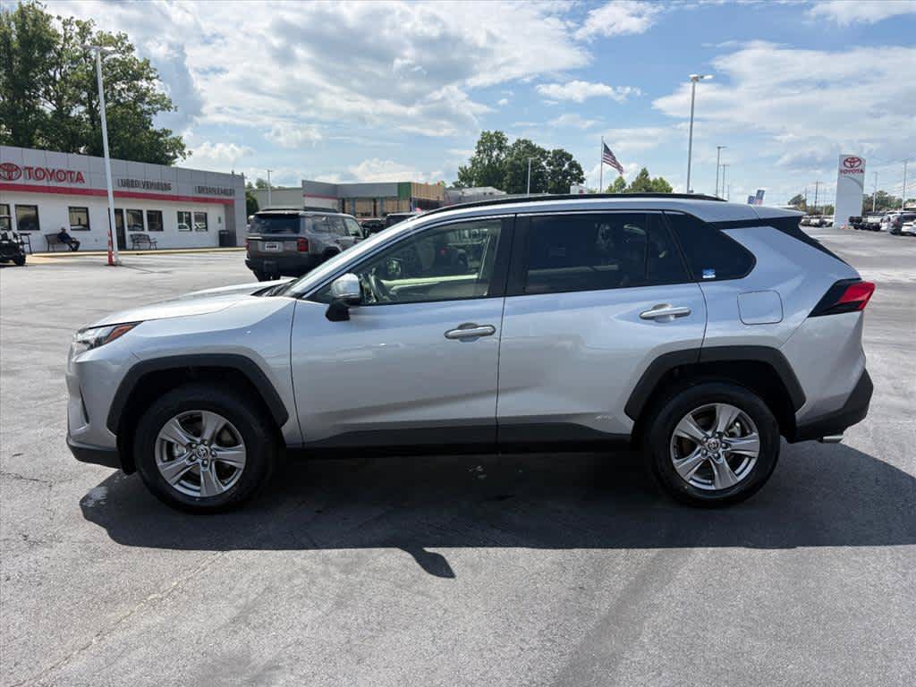 Used 2025 Toyota RAV4 XLE AWD/4WD image 27
