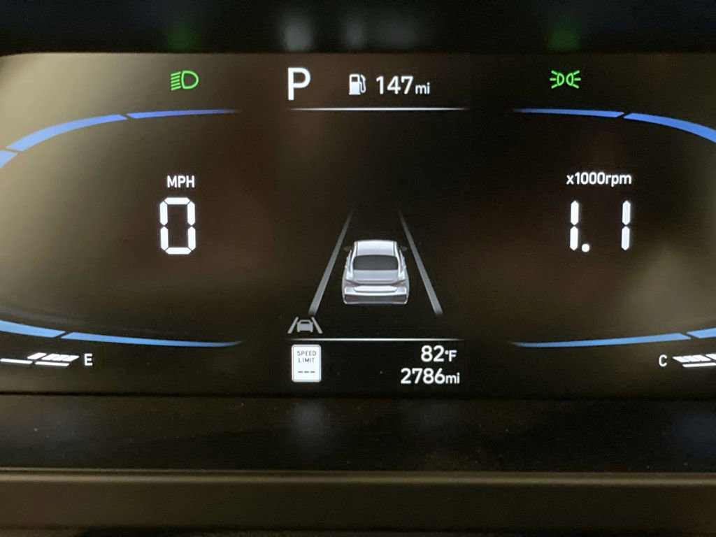 Used 2025 Hyundai Elantra Sport image 12