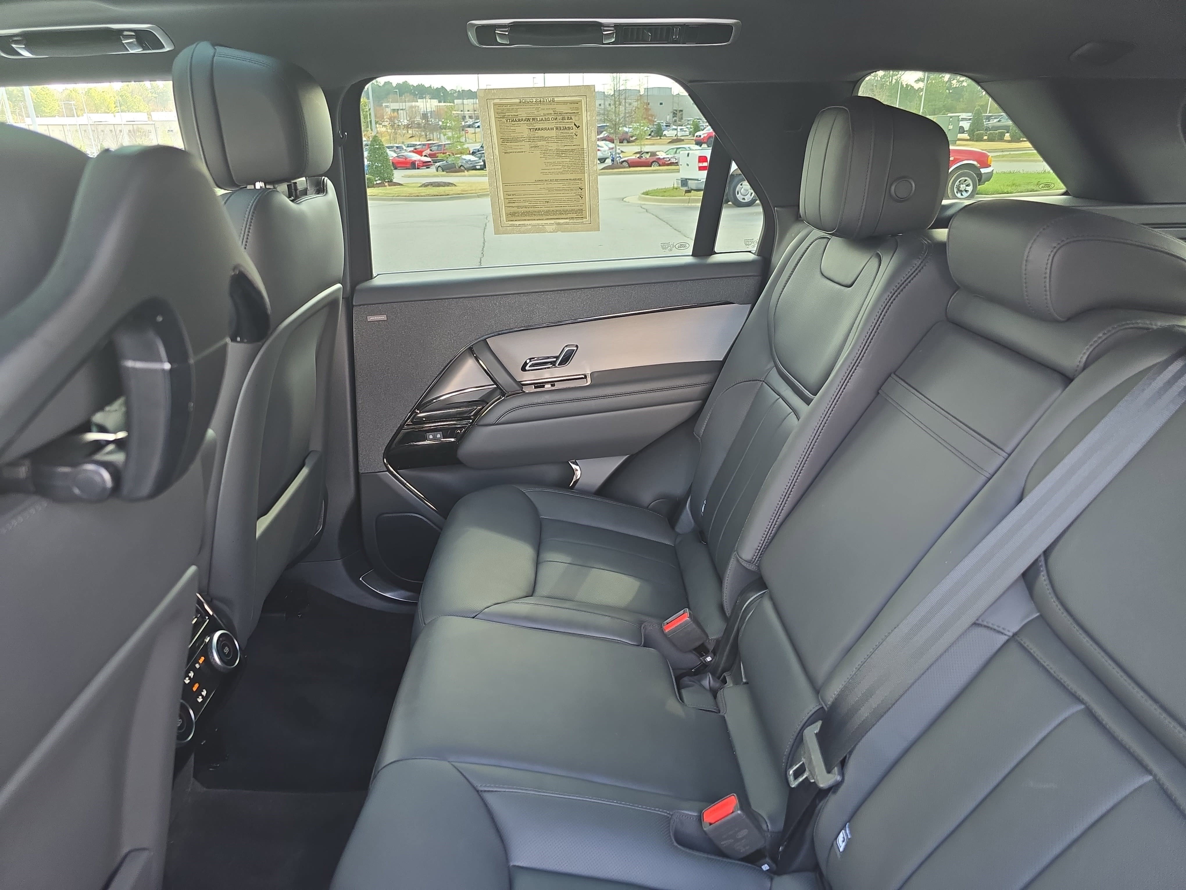 Used 2024 Land Rover Range Rover Sport Dynamic SE image 13