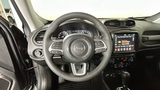 Used 2023 Jeep Renegade Latitude AWD/4WD image 14