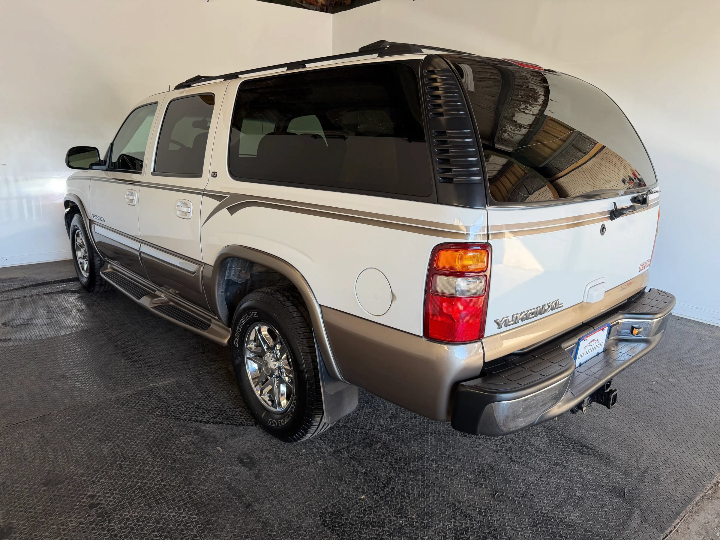Used 2002 GMC Yukon XL SLT AWD/4WD image 5