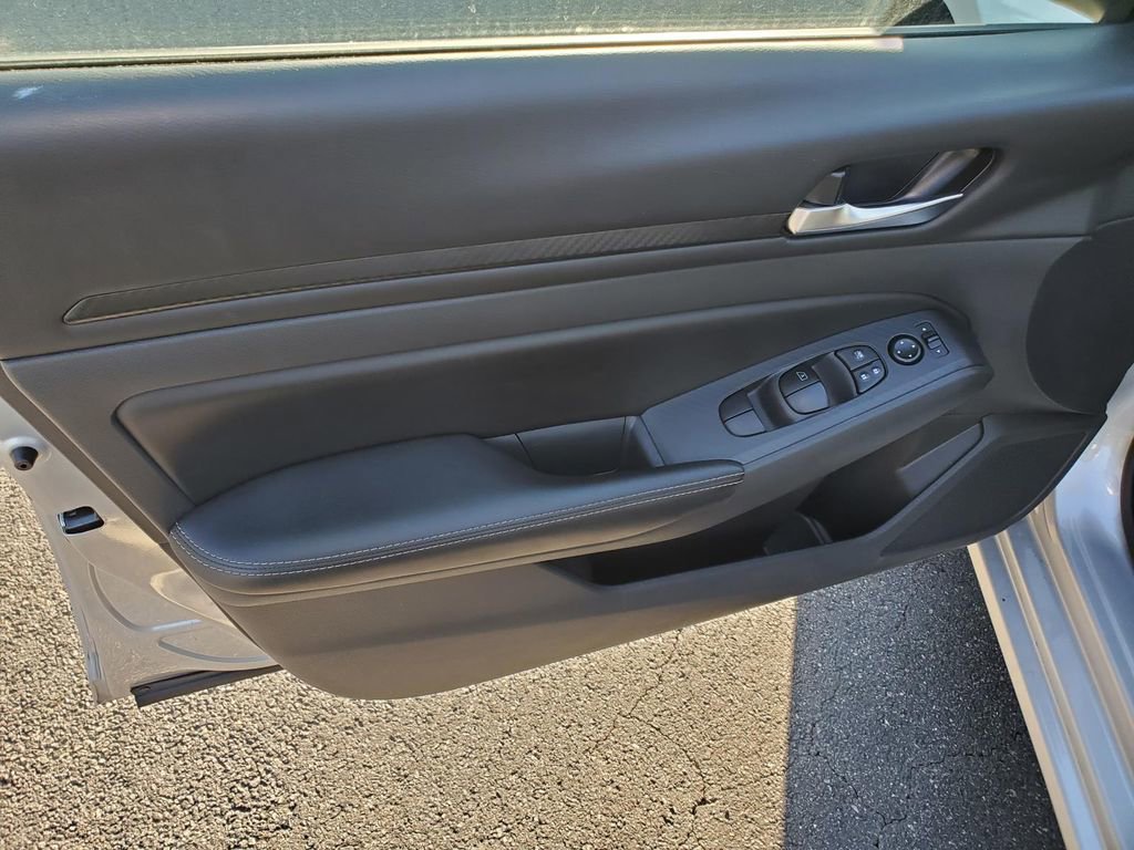 Certified 2024 Nissan Altima 2.5 SV image 17