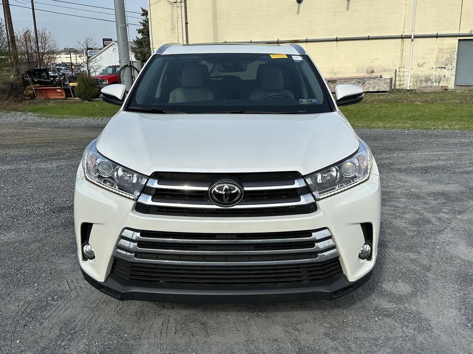 Used 2018 Toyota Highlander Limited image 3