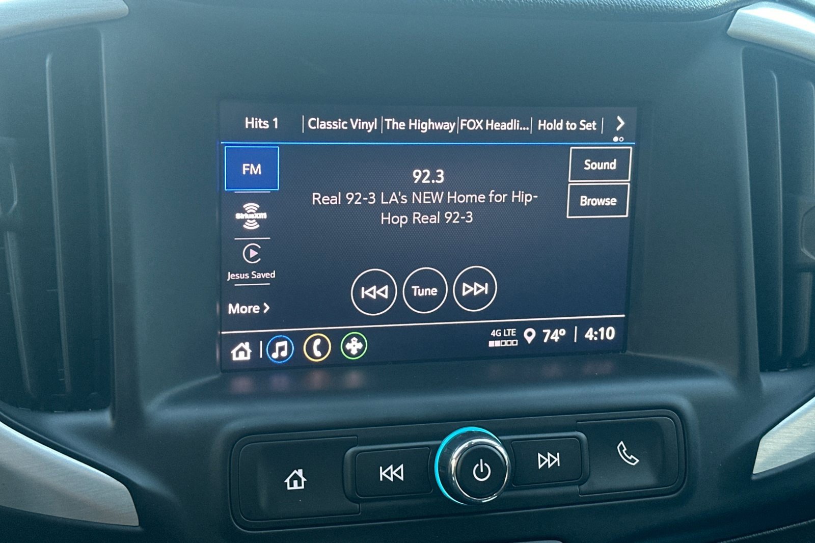 Used 2024 GMC Terrain SLE w/ Elevation Edition image 25