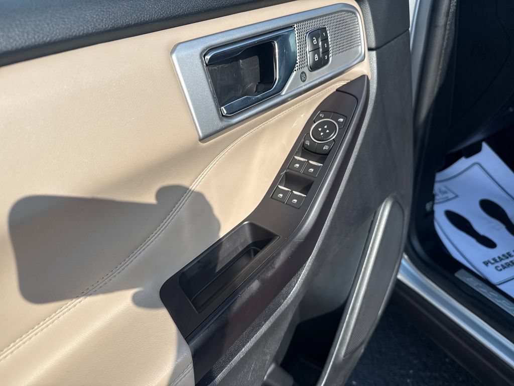 Used 2020 Ford Explorer Limited RWD image 14