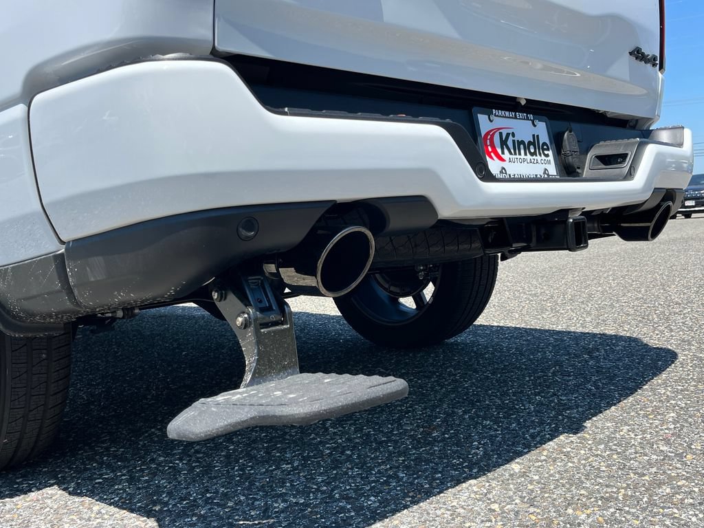 New 2026 RAM 1500 Laramie AWD/4WD image 41