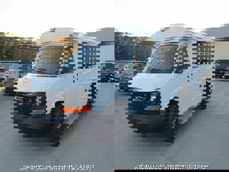 Used 2006 Chevrolet Express 3500 SHUTTLE BUS VAN w/ School Bus Package image 2