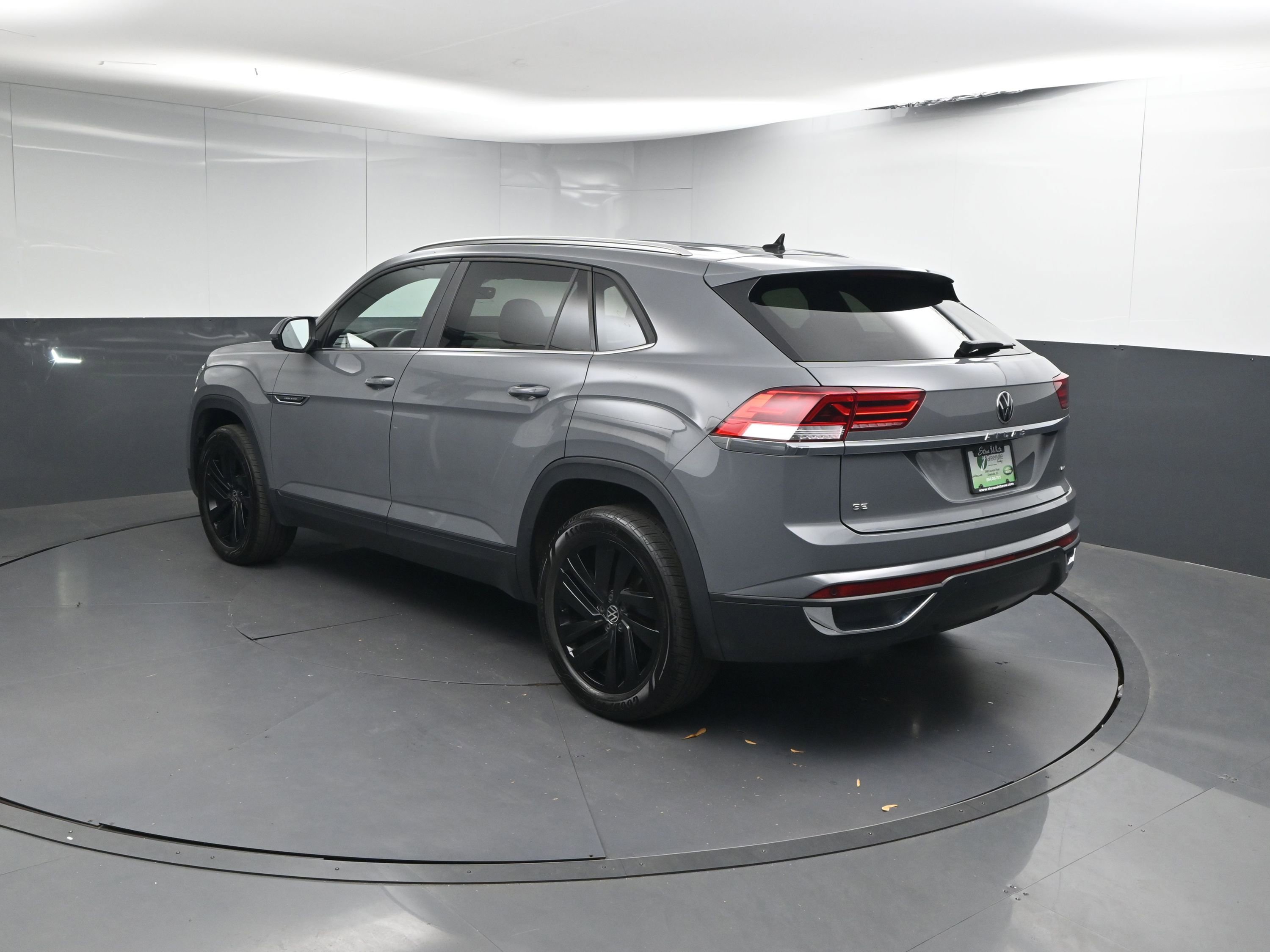 Used 2023 Volkswagen Atlas Cross Sport SE image 3