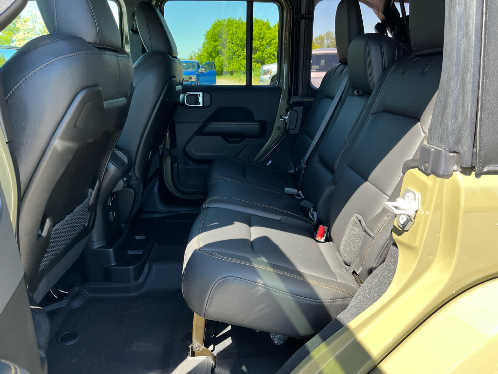New 2026 Jeep Wrangler Unlimited Sahara AWD/4WD image 23