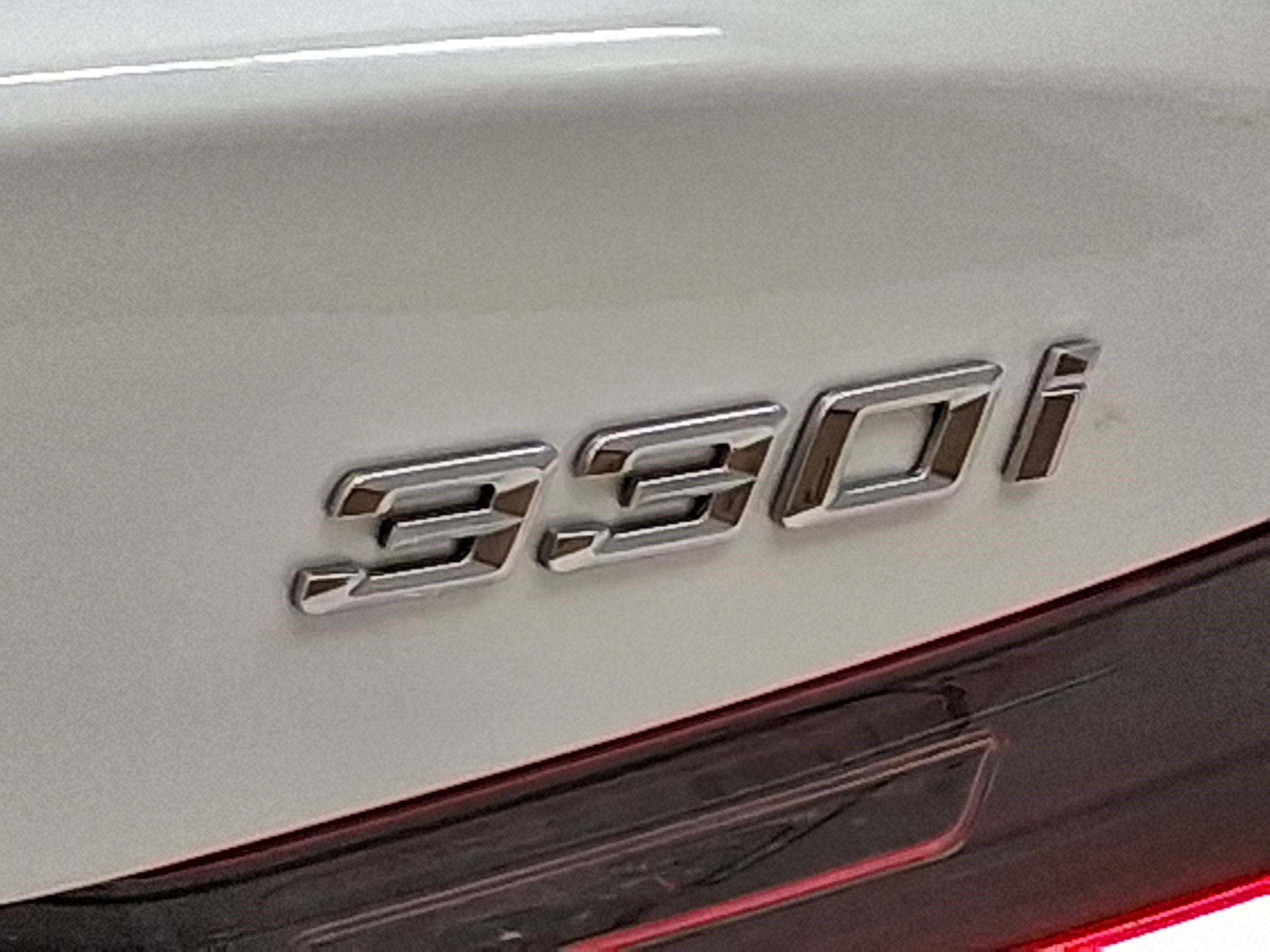 Used 2023 BMW 330i Sedan w/ Premium Package image 22