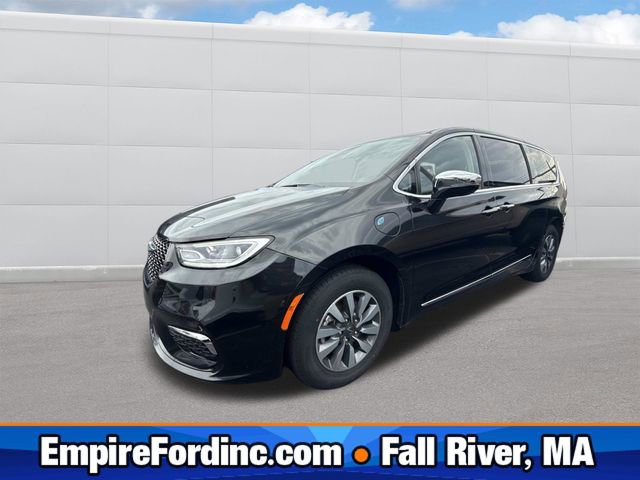 Used 2023 Chrysler Pacifica Limited