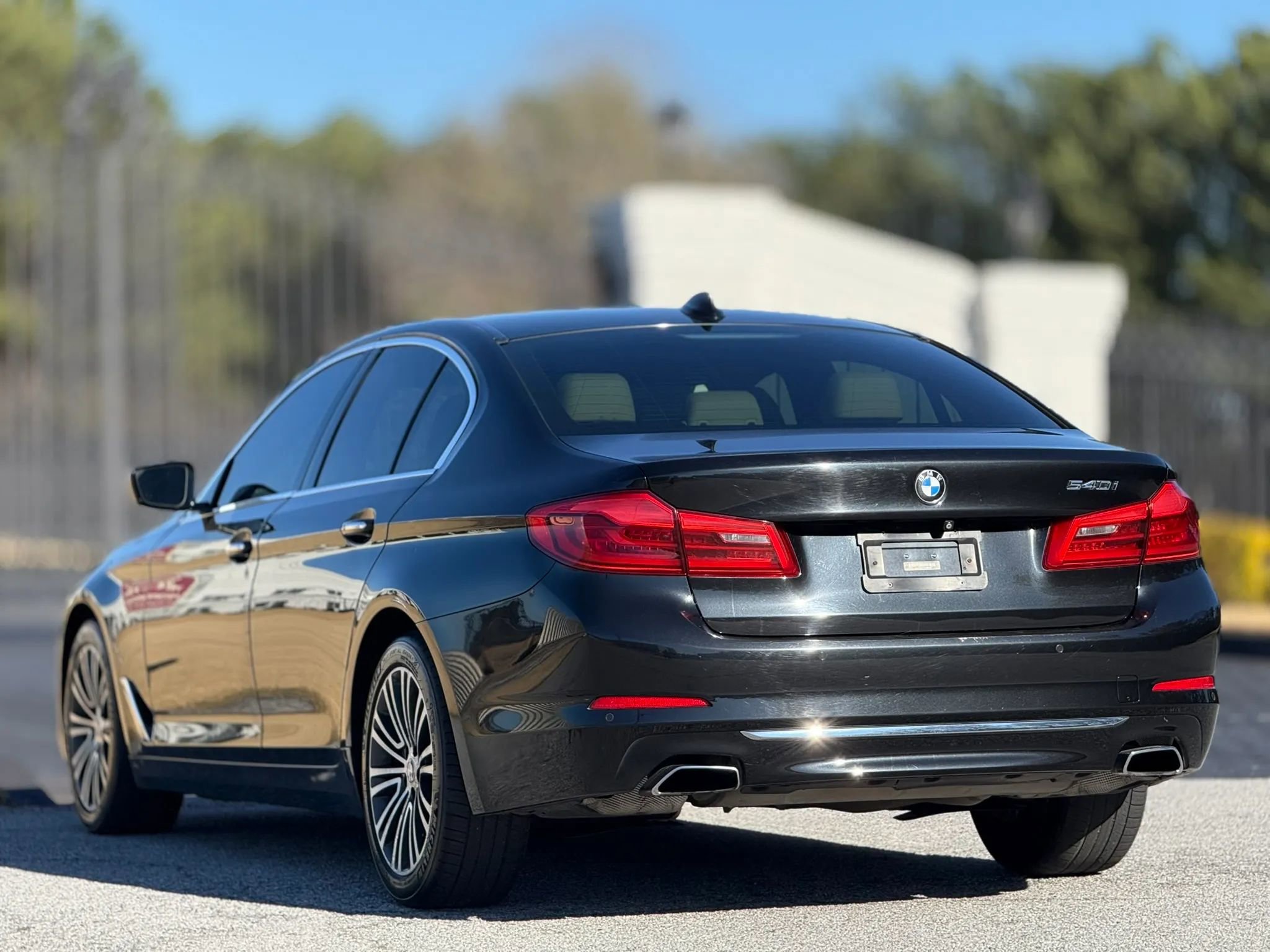Used 2018 BMW 540i w/ Premium Package RWD image 9