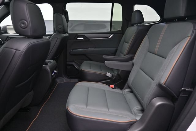 Used 2026 GMC Acadia AT4 w/ Super Cruise Package AWD/4WD image 11